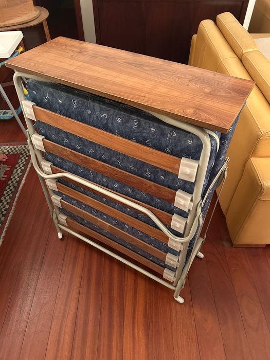 Cama dobrável nova para 1 pessoa