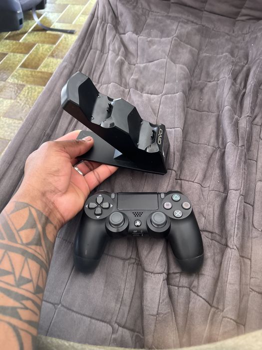 Comando ps4 orginal e base carregador