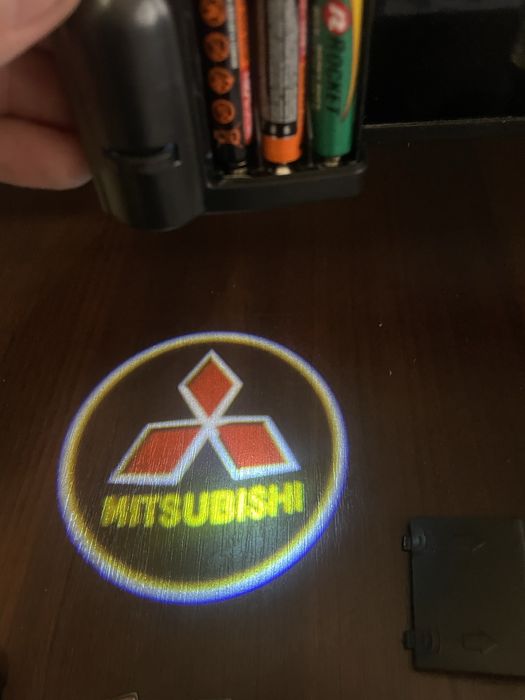 Підсвітка дверей Mitsubishi