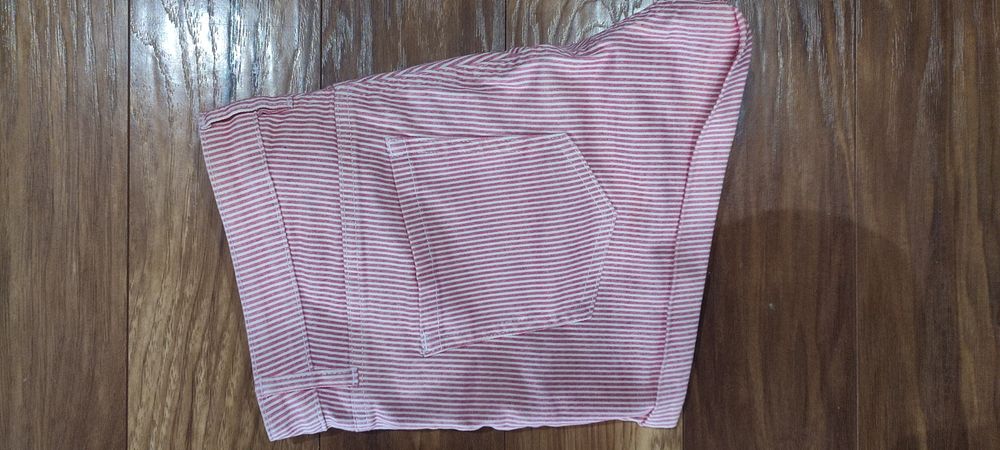 Spodenki H&M rozm L wymiary na fotkach.  98% Cotton