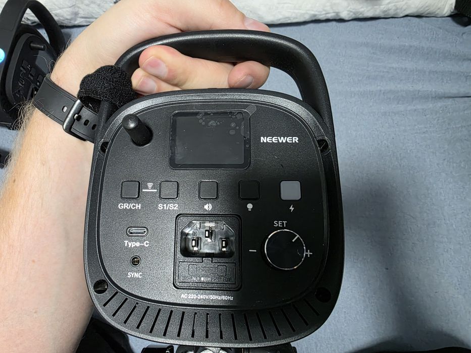 Neewer 101 pro 400WS z pilotem.