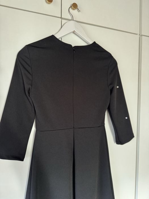 Vestido preto com “perolas”