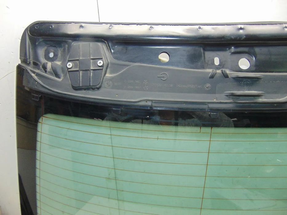 BMW serie 5 520 F11 Vidro mala " usado em bom estado