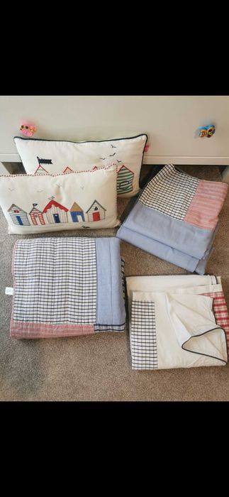 Zasłony chłopięce Next wraz z narzutą w komplecie, poduszeczki gratis