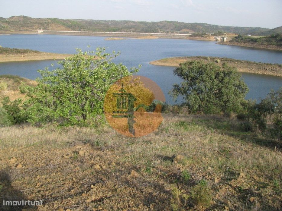 Terreno Com 27.600 M2 - Junto Ao Lago - Possibilidade De Construir ...