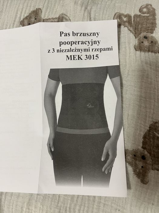 Pas brzuszny pooperacyjny z 3 niezależnymi rzepami