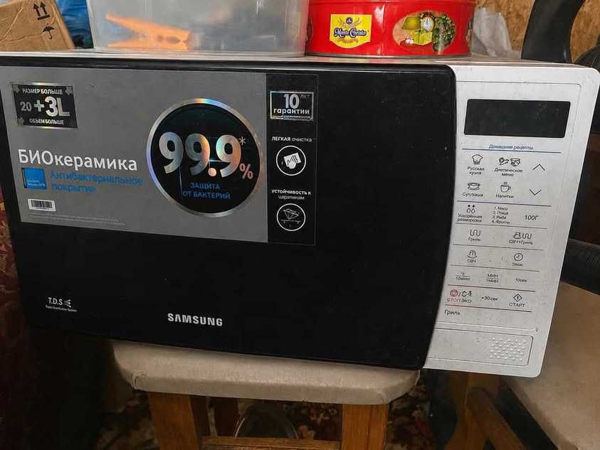Мікрохвильова піч Samsung 800 Вт