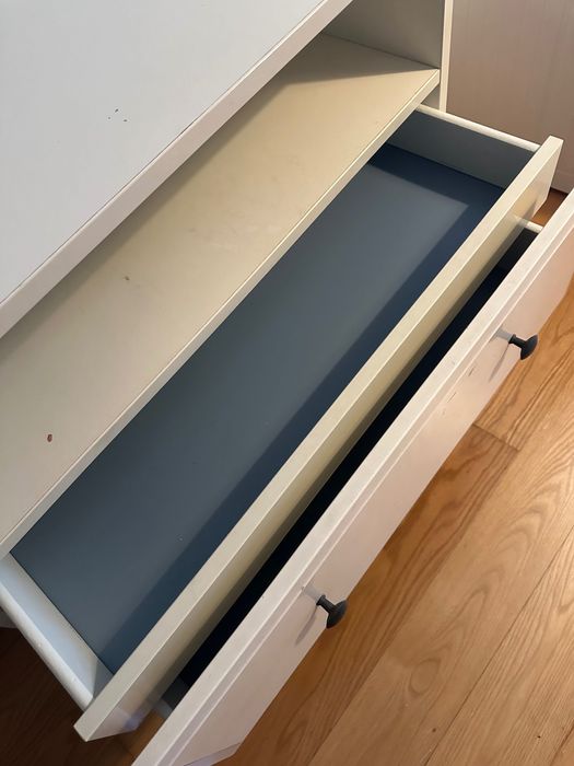 Cómoda IKEA criança