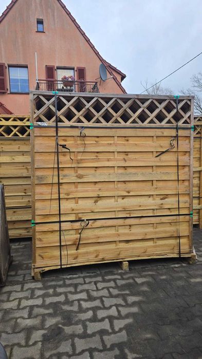 PŁOT LAMELOWY 180x180x3cm ażur, z kratką u góry