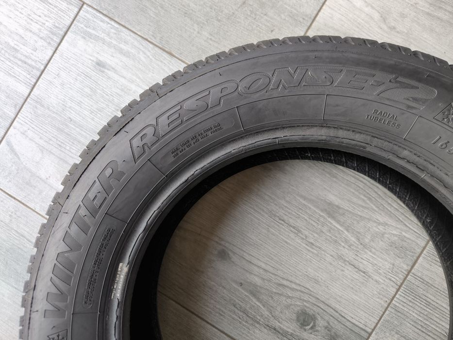 Opony zimowe Dunlop 165/70R14. 7.5 mm
