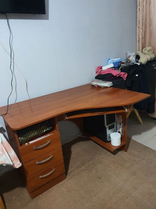Стол компьютерный, письменный