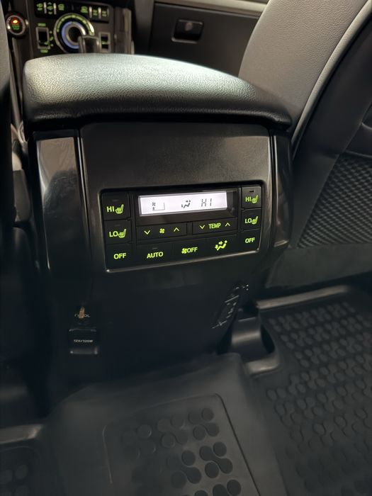 Toyota Land Cruiser .JBL. Bogate wyposażenie/2 właściciel.