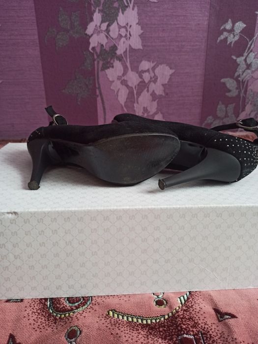 Жіночі замшеві туфлі