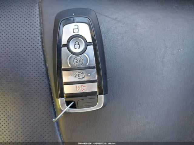 Ford Fusion Titnium 2020 /