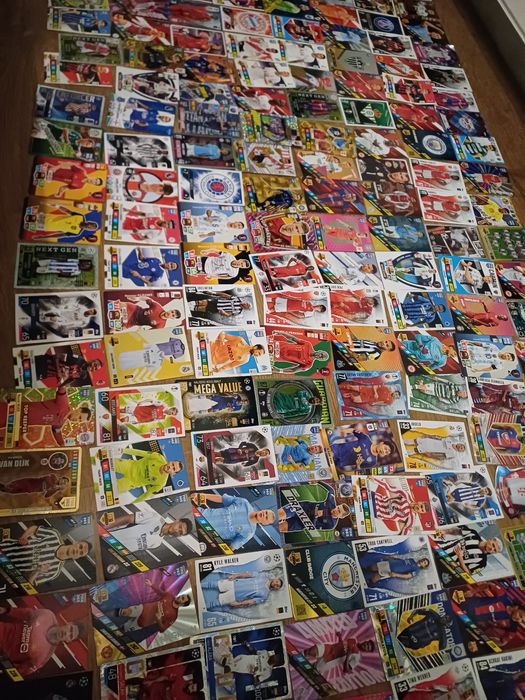 Sprzedam karty piłkarskie