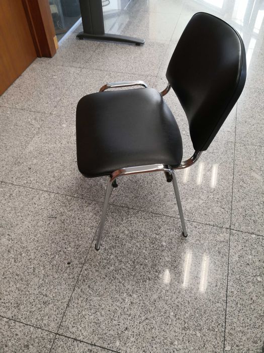Cadeira de escritório simples