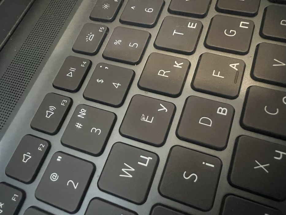 Dell inspiron 16 plus  7610 екран 3К 16 дюймів i5 11400/8/512