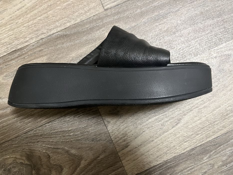 Босоножки женские черные Lonza