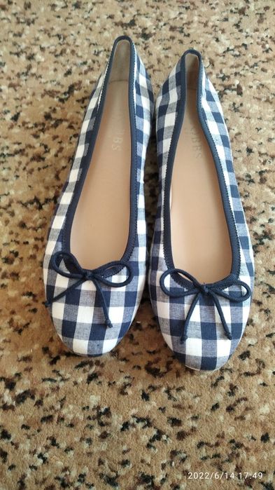 Легкі нові балетки