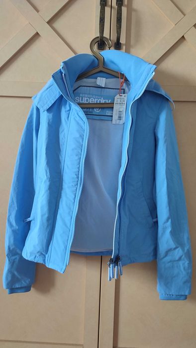 НОВАЯ Женская ветровка Superdry