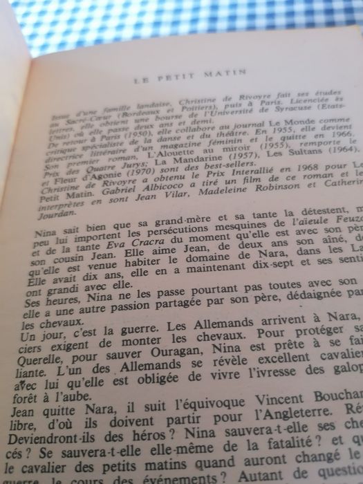 Le petit matin. Portes incluídos