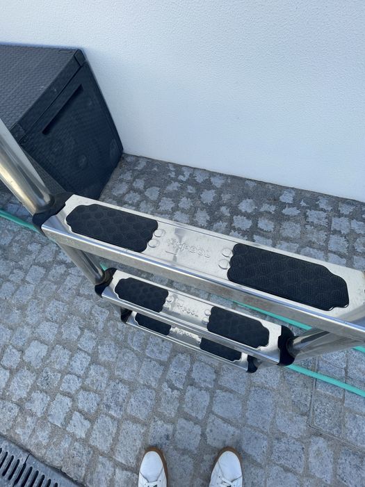 Escada de Piscina AstralPool em Inox – 4 Degraus