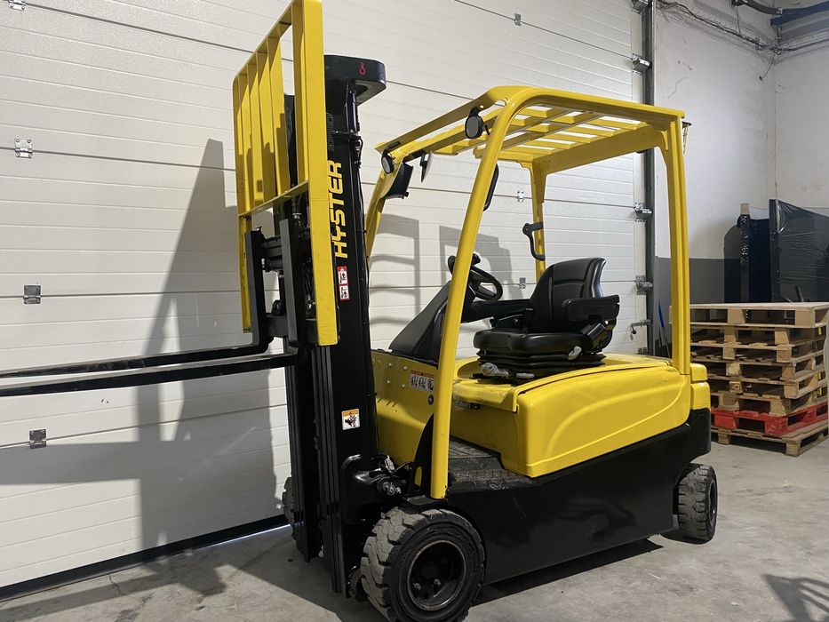 Empilhador Hyster 1800kg eletrico