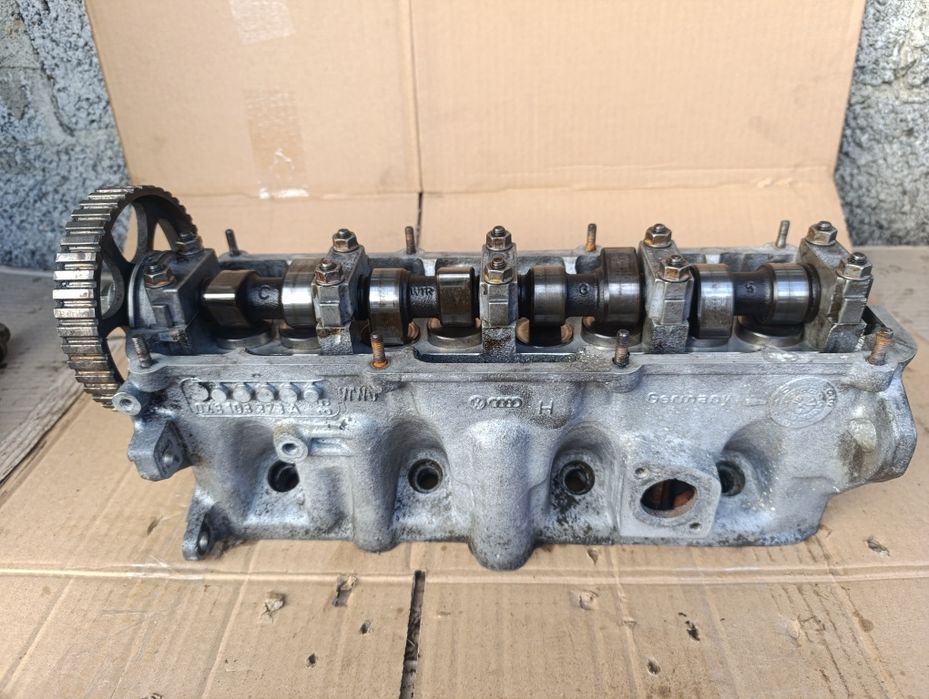 Гбц головка 2.0 8V 048103373A Audi 80 100 Passat b3 B4 Golf Vento