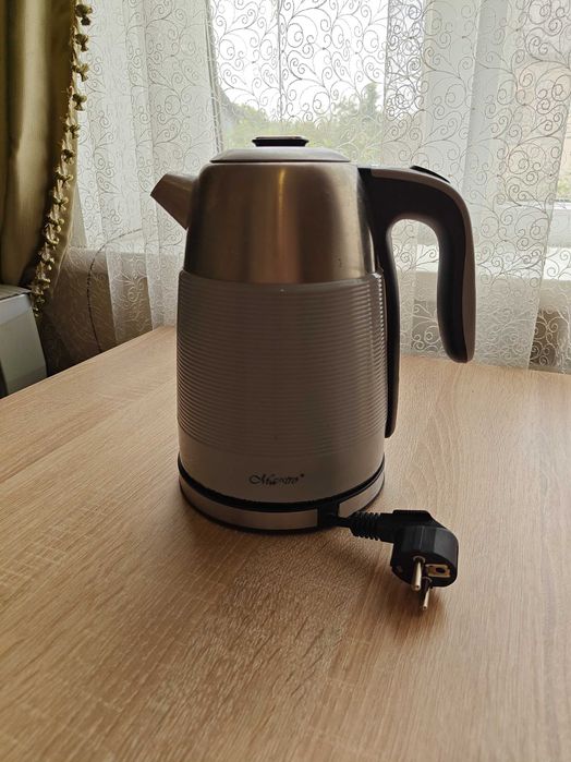 Електричний чайник Maestro