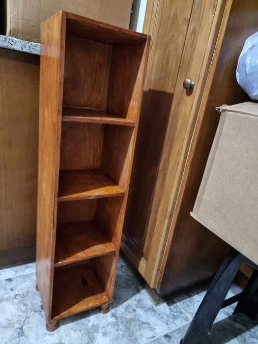 Estante Movel com 4 prateleiras para arrumação - jogos playstation etc