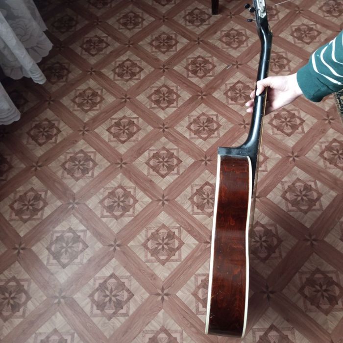 Продам гітару акустичну в гарному стані