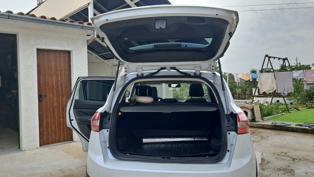 Carro Ford kuga