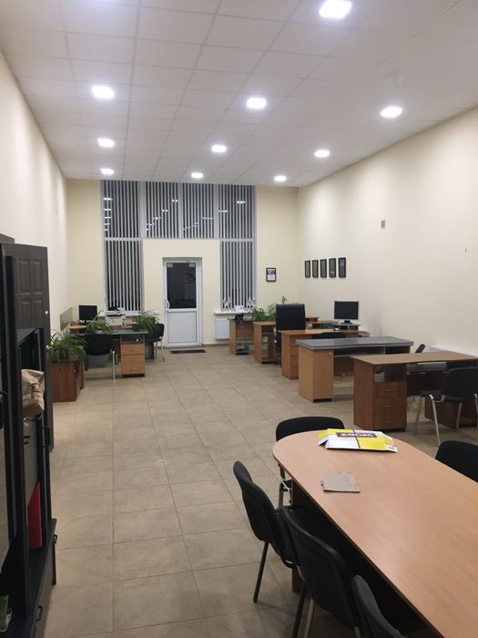 Продаж адміністративного примішення 650 кв.м.свіжий ремонт