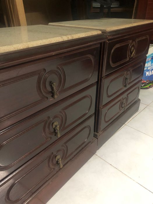 Mobília de quarto de casal em mogno e mármore - Ideal para restaurar