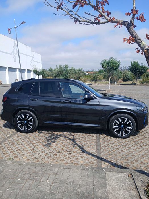 BMW iX3 — fotografia 4