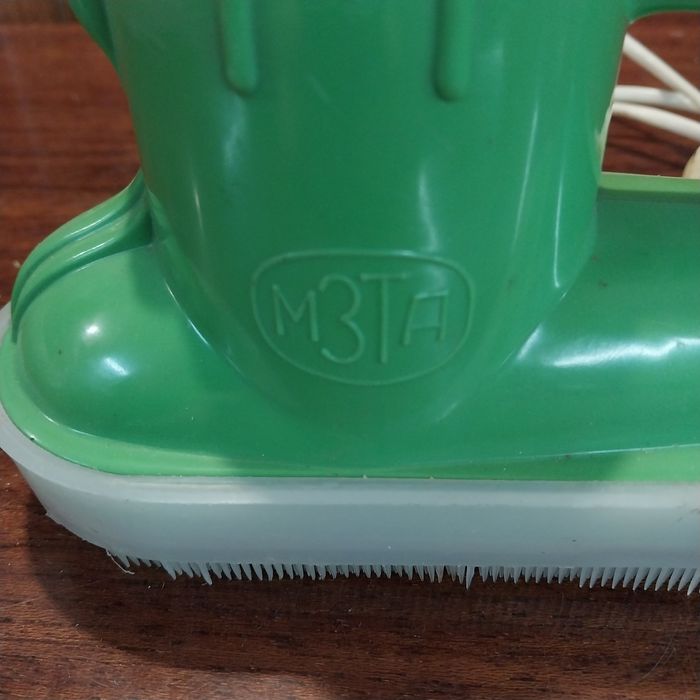 Пылесос щётка антиквариат МЗТЛ