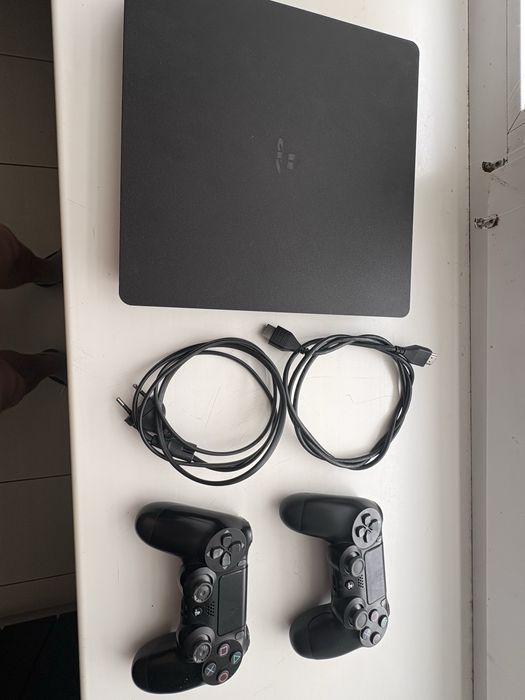 Продам  PlayStation4 slim