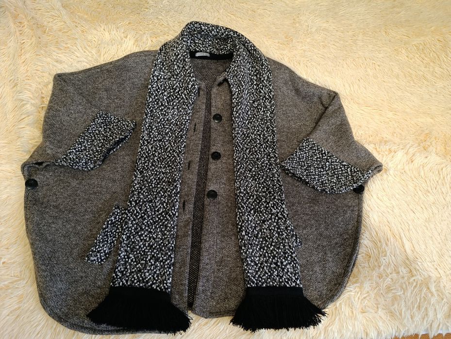 Włoski - Sweter,Bolero,Kardigan .