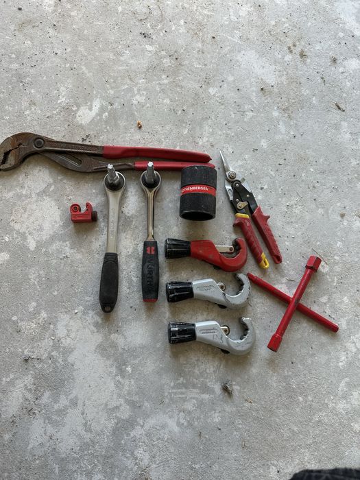Hydraulika zestaw kluczy i obcinaczek
