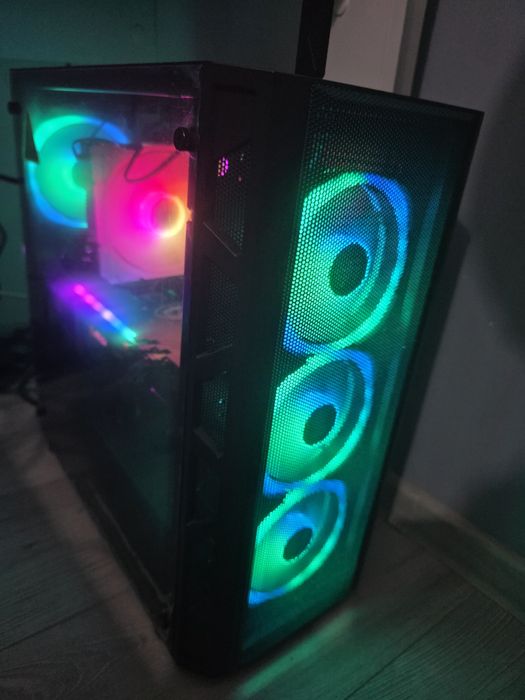 PC Gaming RTX3070 z Monitorem mysz i klawiatura