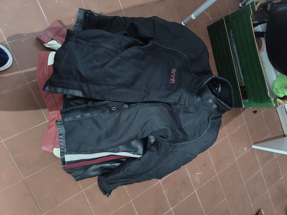 Vários Casacos mota