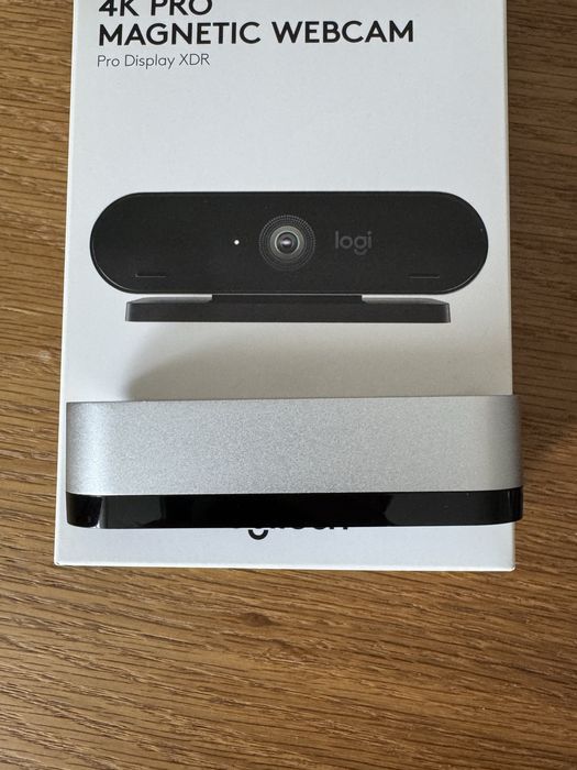 Logitech 4K PRO Ultra HD webcam( Display XDR)