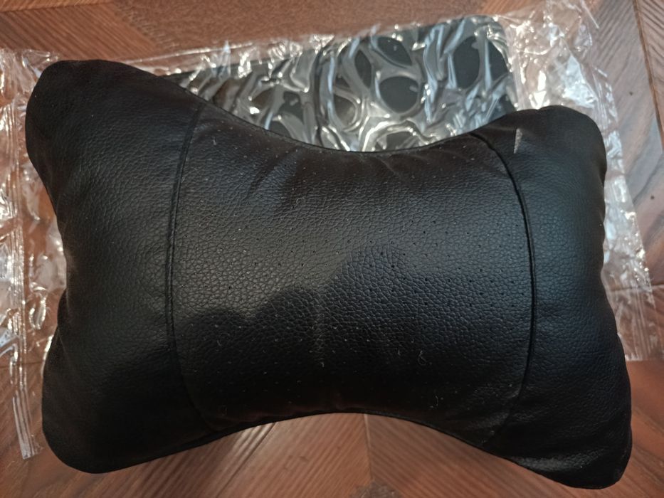 Подушка-подголовник+ килимок для телефону в авто