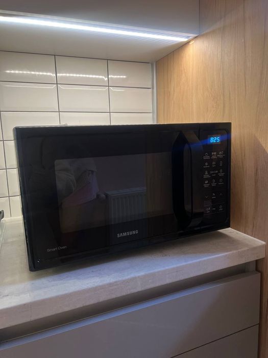 Мікрохвильова піч духовка (НВЧ) Samsung