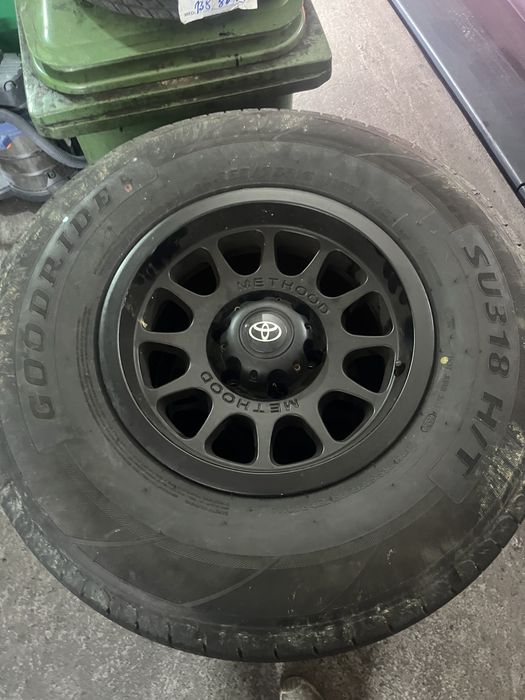 Jantes com pneu para jipes ex:toyota hdj, pajero,etc