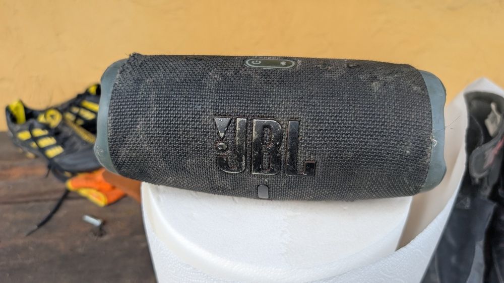 Продам колонку JBL 5