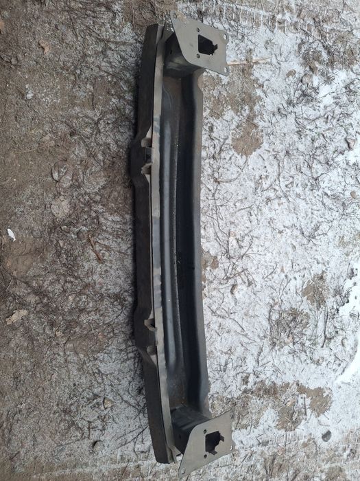 Продам задній уселитель бампера.