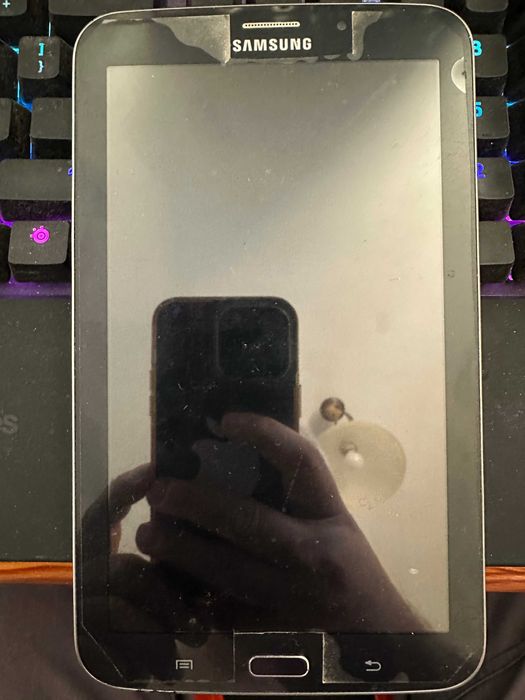 Tablet Samsung SM-T211