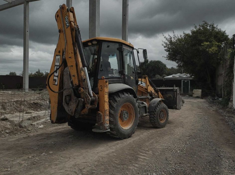 Послуги екскаватора - оренда JCB 3CX 4CX з ківшем та вилами. Аренда навантажувача трактора