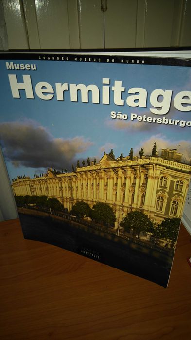 Livros variados, infantis, literatura portuguesa e internacional